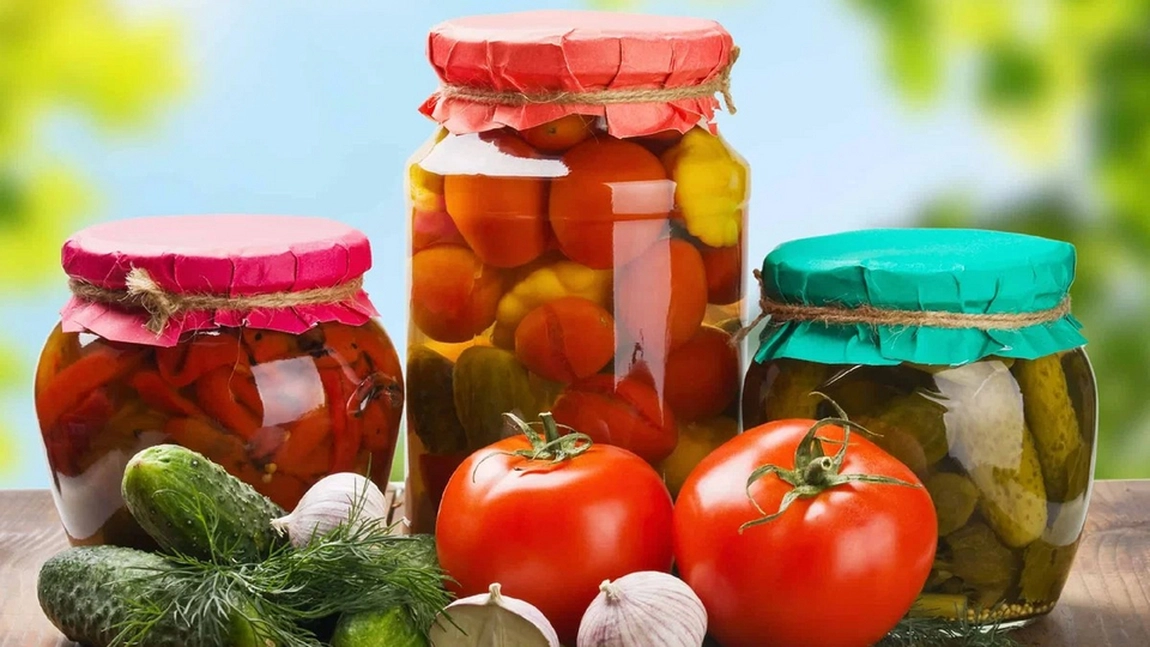 Conserve de iarnă deosebite. Ce preparate sunt de nelipsit din cămara unei gospodine