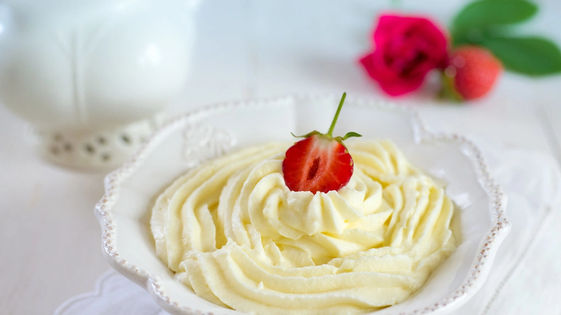 Cremă de mascarpone simplă. Pentru ce este potrivită aceasta?