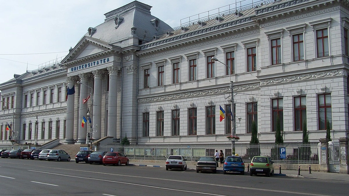 Universitatea din Craiova este prima instituţie care trece la cursuri online din cauza facturilor mari