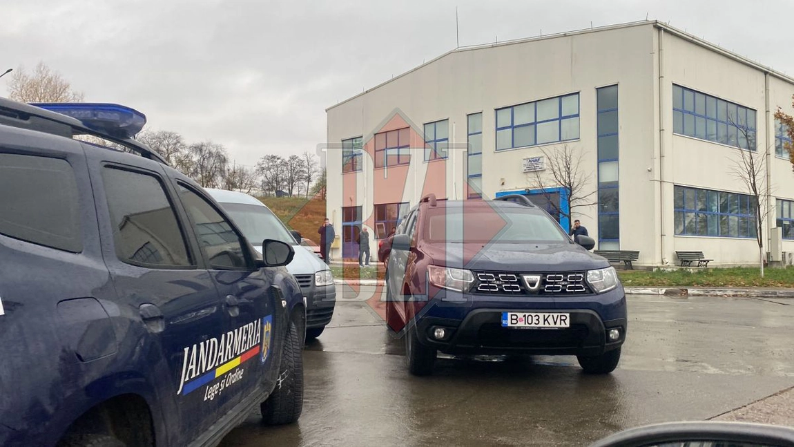Percheziţii la Biroul Vamal de la Tehnopolis. Mai mulţi vameşi şi un comisionar vamal sunt vizaţi - EXCLUSIV, FOTO, UPDATE, VIDEO