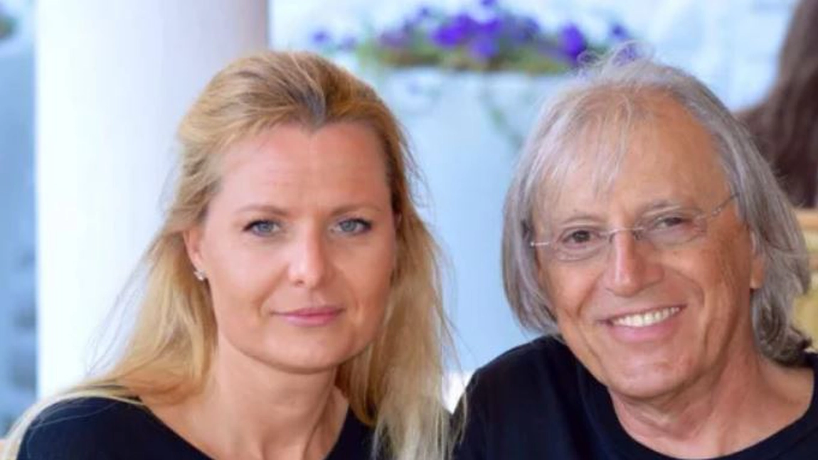 Simona Secrier nu își poate reveni după pierderea soțului ei, regretatul artist Mihai Constantinescu. ,,Merg foarte des la mormântul lui, acolo mă reculeg…”