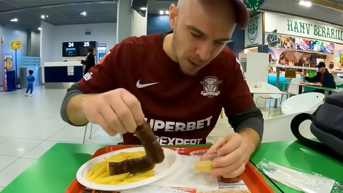 Câți lei a dat acest turist canadian pentru 2 mici, într-un restaurant din Aeroportul Otopeni