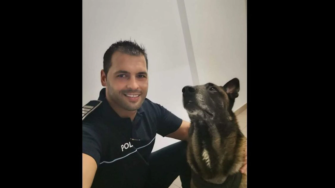 Cristi este eroul zilei. Deși era în timpul liber, polițistul ieșean a salvat o femeie dintr-un incendiu