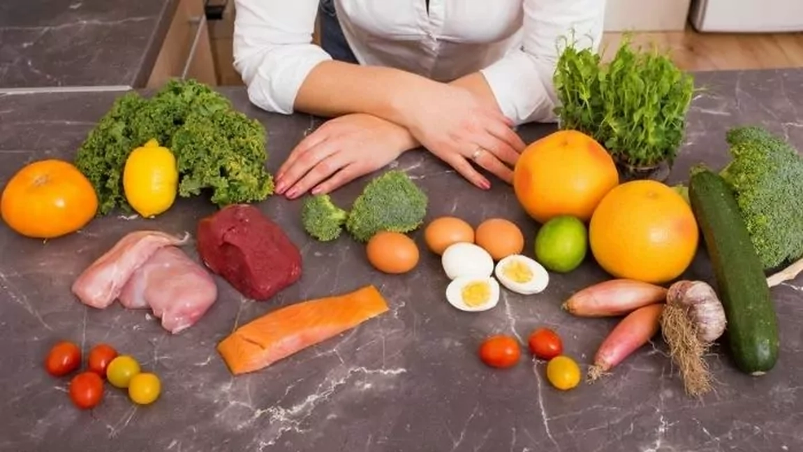 Ce înseamnă deficit caloric? Cum să reduci eficient kilogramele în plus
