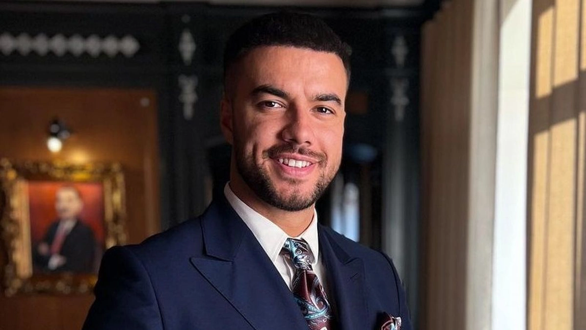 Ce autoturism de lux conduce acum Culiță Sterp, după accidentul în care a fost implicat în urmă cu aproape o lună! Artistul s-a afișat cu noua achiziție