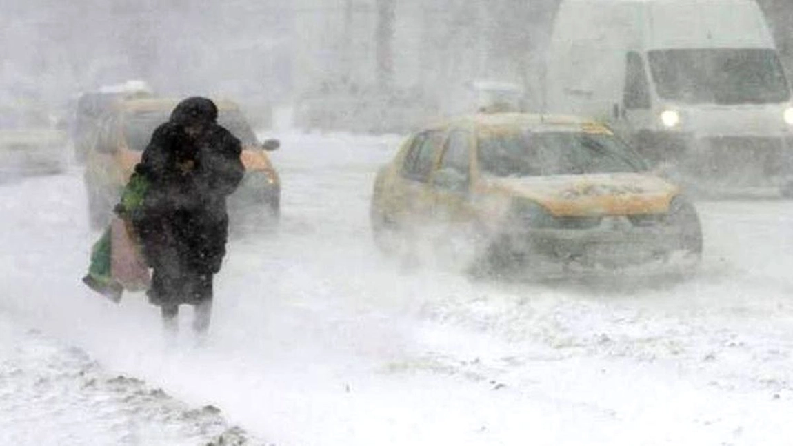 Avertizare meteo de ceață și ghețus în 5 județe