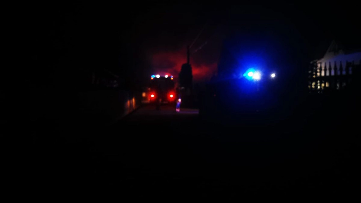Incendiu în localitatea Valea Adâncă. Un bărbat de 60 ani, găsit carbonizat într-o anexă - FOTO