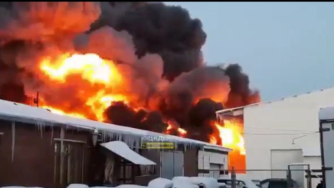 Un nou incendiu lovește un mare oraș din Rusia. Localnicii au raportat mai multe explozii