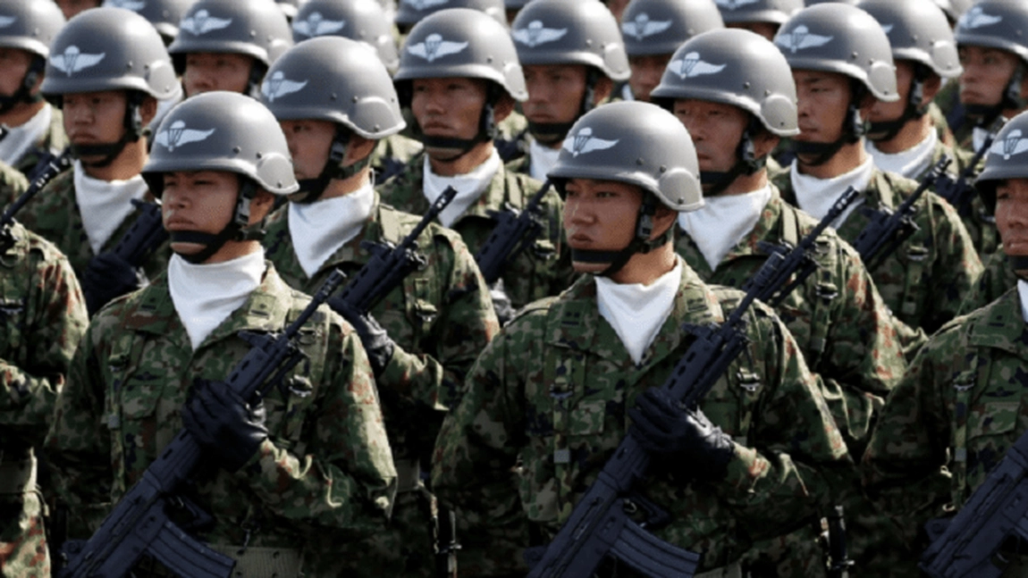 Japonia vede un pericol în puterea militară chineză și schimbă doctrina de apărare