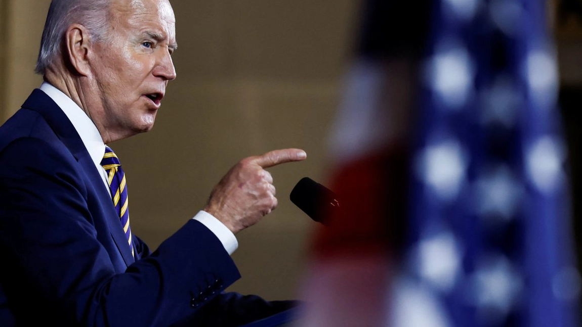 Joe Biden a avut o discuţie telefonică cu preşedintele Ucrainei, Volodimir Zelenski. Ce promisiuni a făcut liderul american