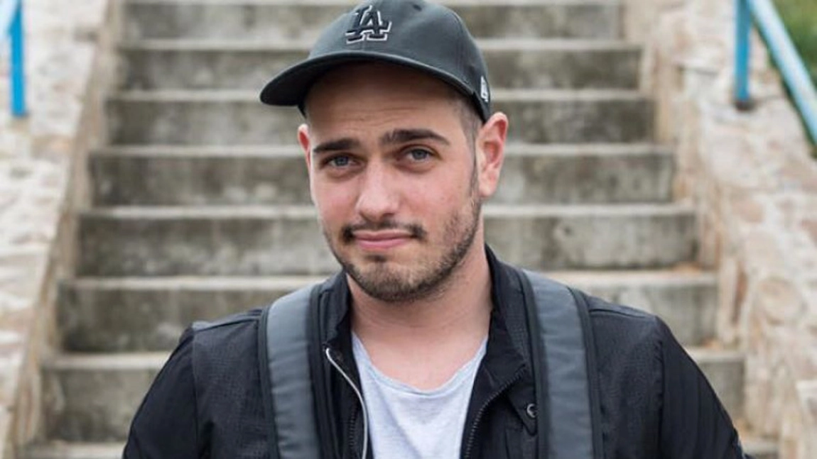 Matei Dima, cunoscut de public cu numele de BRomania, recunoaște că a fost un adolescent rebel. ,,Mă așteptam să vină câțiva să spună că-s copiii mei…”