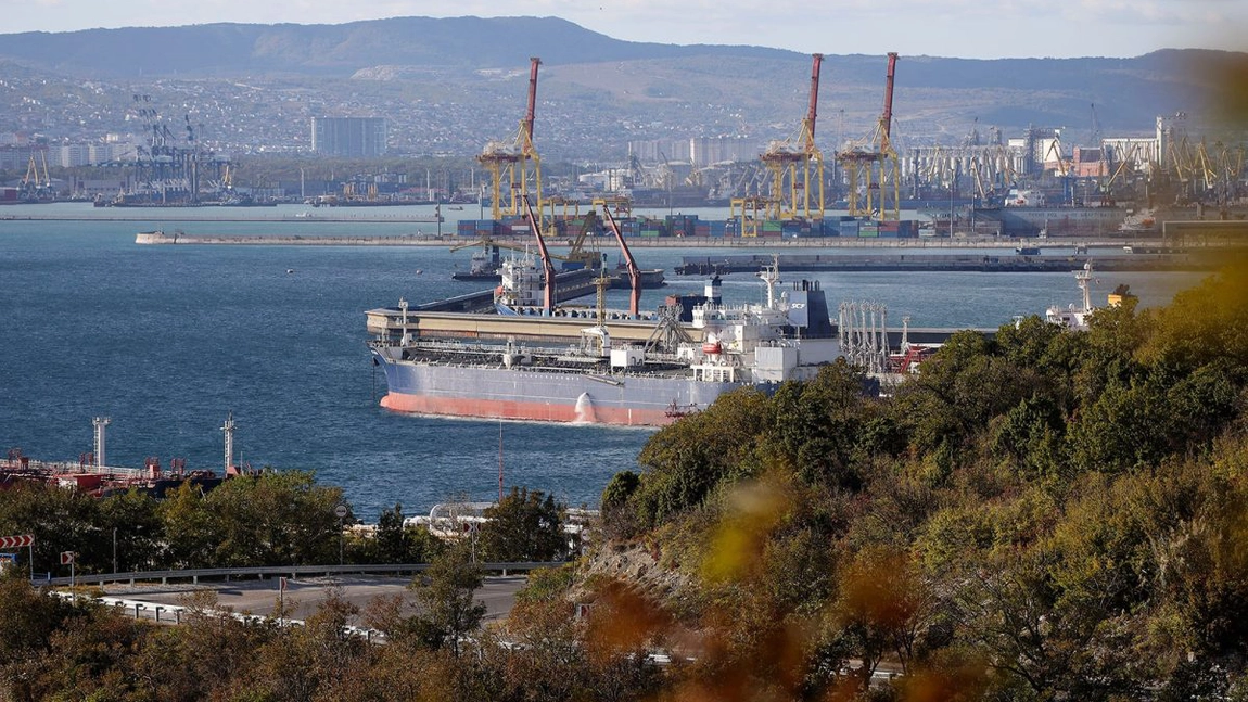 Acord istoric la nivelul statelor UE. Preţul petrolului din Rusia va fi plafonat