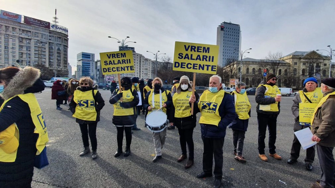 Protest la Bucureşti! Profesorii ies în stradă pentru salarii mai mari
