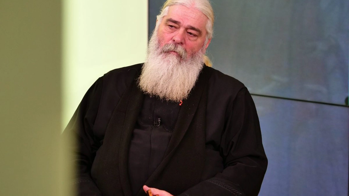 Părintele Calistrat Chifan, despre căsătoriile din interes: „E nevoie să stricați o taină pentru lucrul ăsta?” - VIDEO
