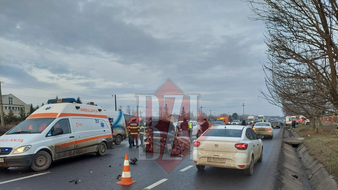 Accident rutier la Budăi. Au fost implicate patru autoturisme și un TIR - UPDATE, FOTO