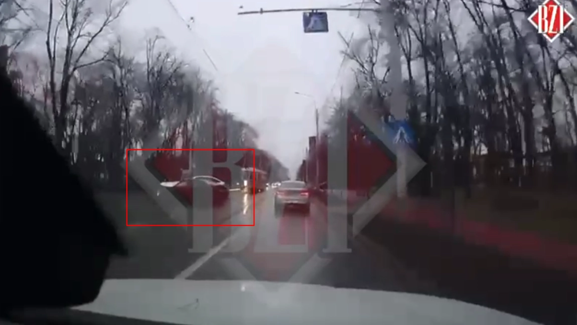 Momentul producerii accidentului din Copou, unde două autoturisme au fost avariate grav - VIDEO