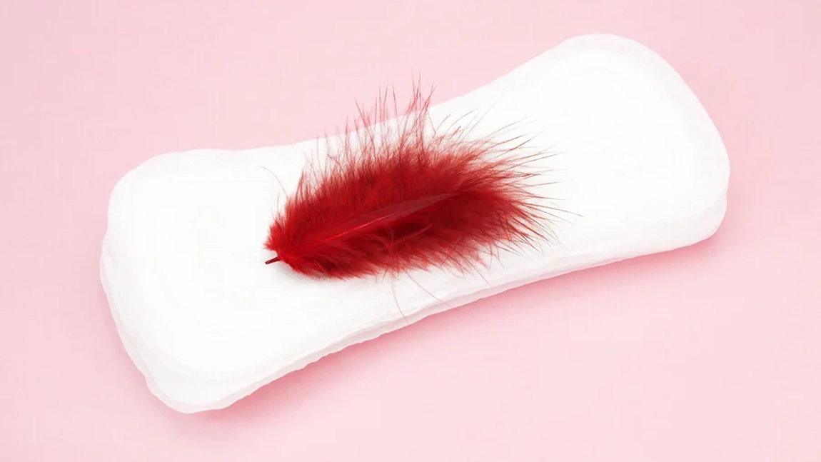 Am menstruație de 2 săptămâni. În ce situații trebuie să apelezi la un medic pentru ajutor?