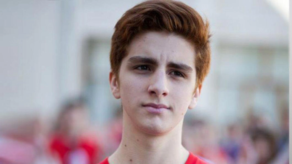Cum arată și cu ce se ocupă Carol Ionescu, fiul regretatului artist Șerban Ionescu. Tânărul se bucură de un succes impresionant