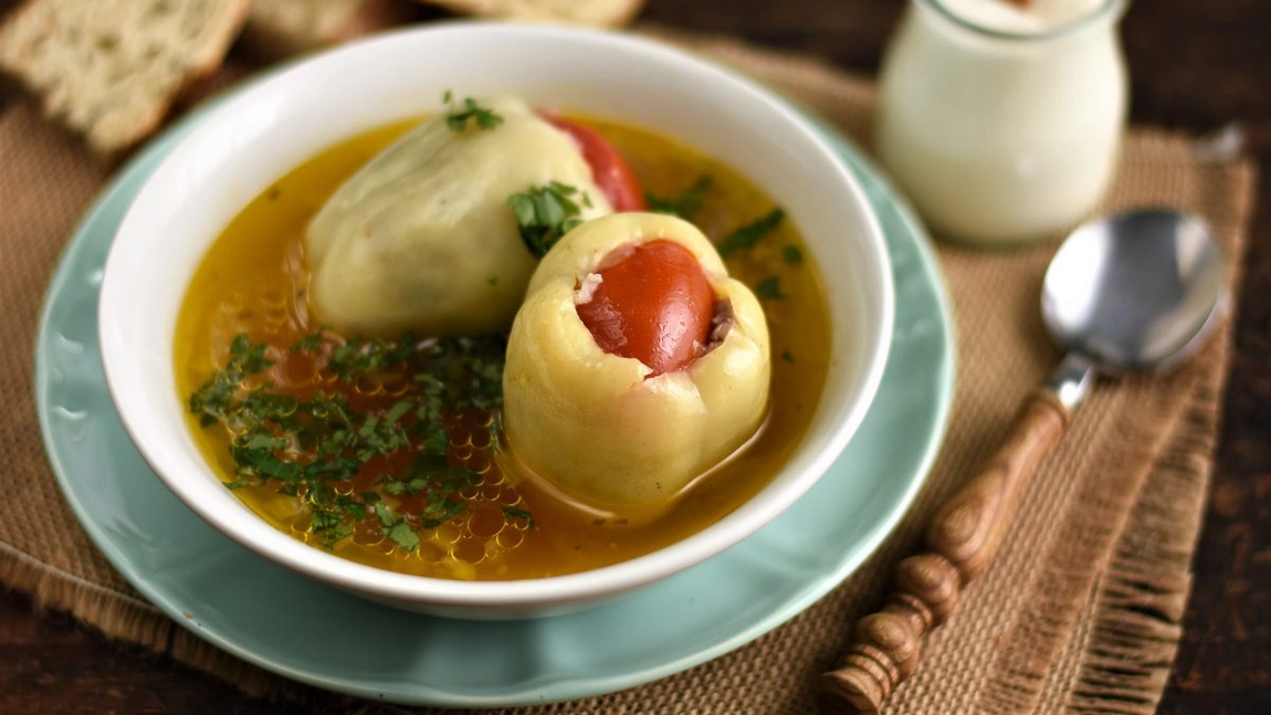 Ciorbă de ardei umpluți după rețeta ardelenească. Secrete culinare ce te vor ajuta să obții o ciorbă delicioasă