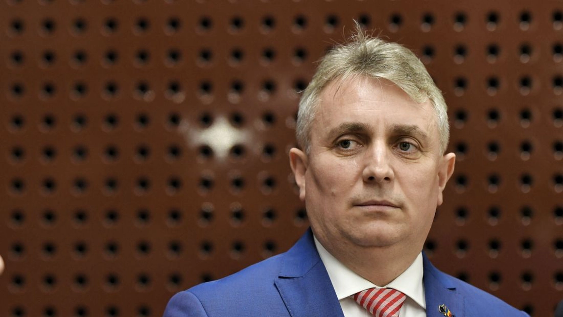 Asociația VeDem Just anunță că face plângere penală împotriva lui Lucian Bode și Adrian Ivan pentru fals în declarații