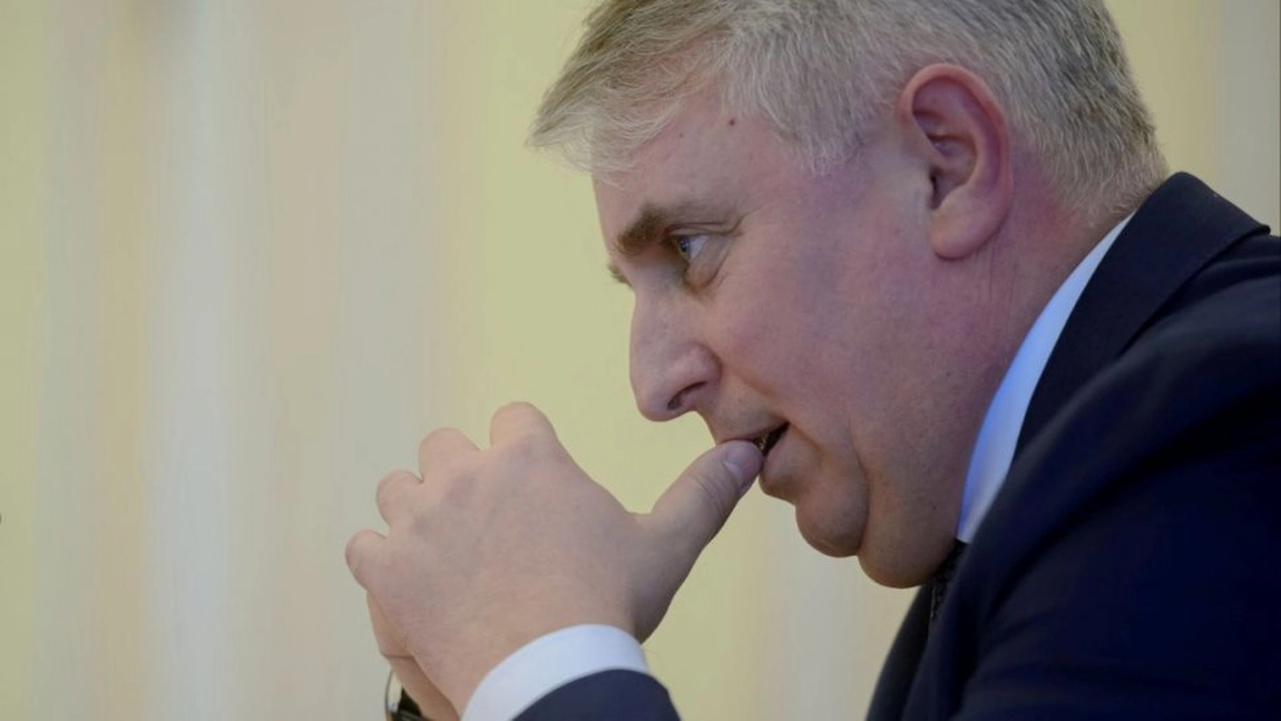 Lucian Bode, ministrul de Interne, nu vrea să i se reanalizeze teza de doctorat. A dat în judecată Universitatea Babeş Bolyai