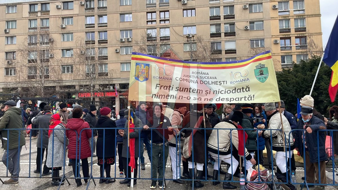 Ziua Unirii Principatelor Române, la Iaşi. Sute de persoane s-au adunat în centrul orașului pentru a participa la festivități. Mesaje transmise de oficialități - GALERIE FOTO, UPDATE, LIVE VIDEO