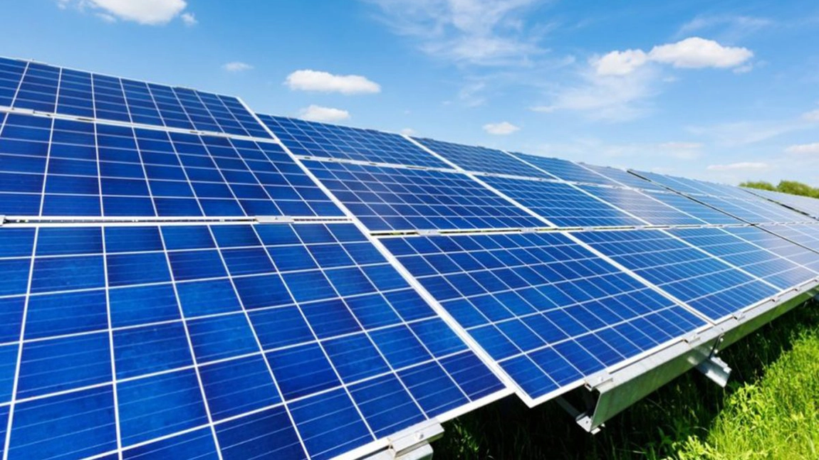 Scade TVA-ul de la 19% la 5% pentru pompele de căldură, panourile fotovoltaice şi panourile solare termice. Klaus Iohannis a promulgat legea