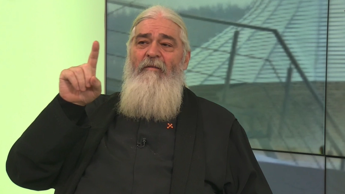 În ce constă Taina Preoției? Părintele Calistrat Chifan: „Preoția nu-i făcută nici să umpli sacul, nici să umpli hambarul” - VIDEO