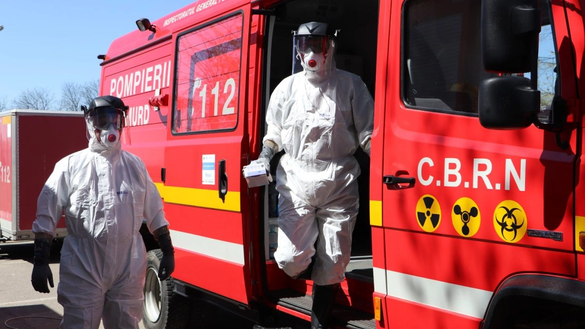Simulare de incendiu la un obiectiv important din comuna Miroslava. Pompierii ieşeni efectuează un exerciţiu