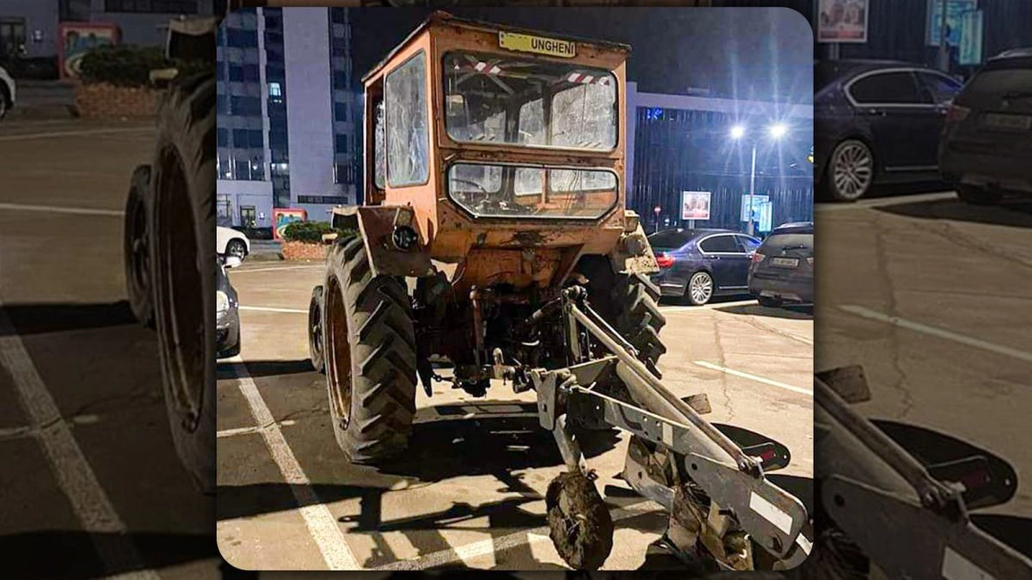 Doi bărbați au poposit la Iulius Mall cu „bolidul”. Au venit cu tot cu plug, beți și fără permis de conducere