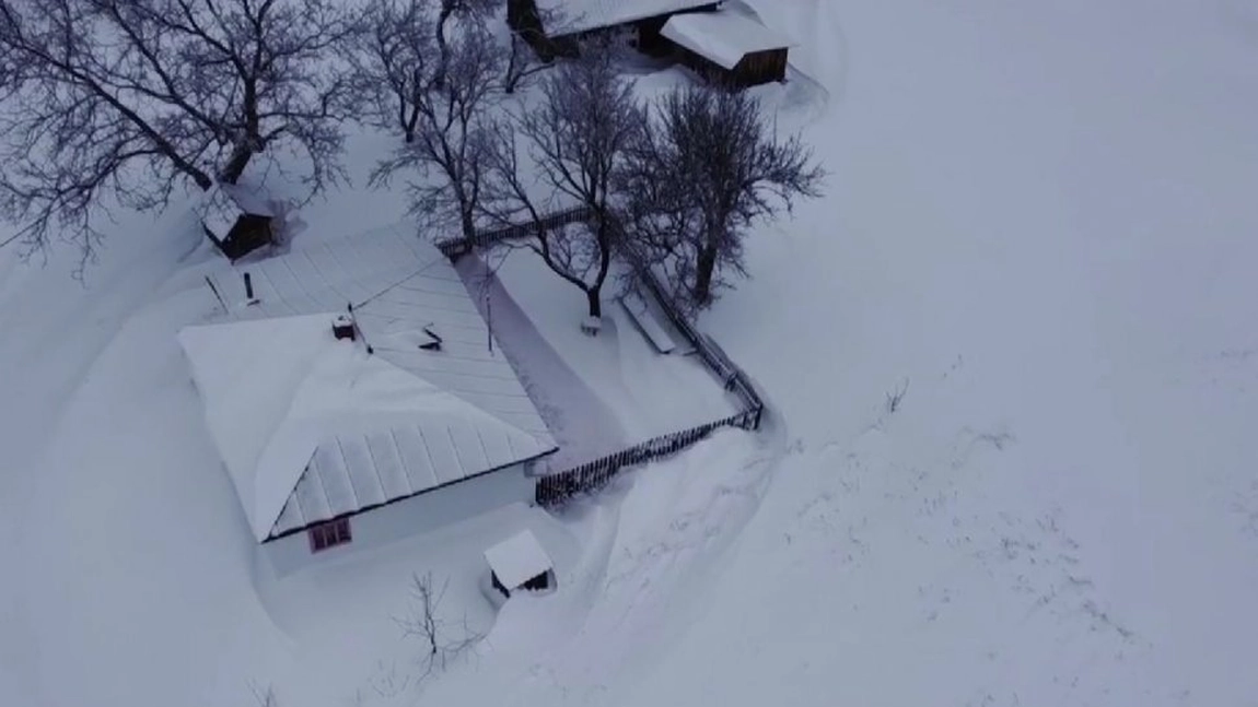 Viscolul a făcut prăpăd în județul Buzău! Casele au fost îngropate în zăpadă