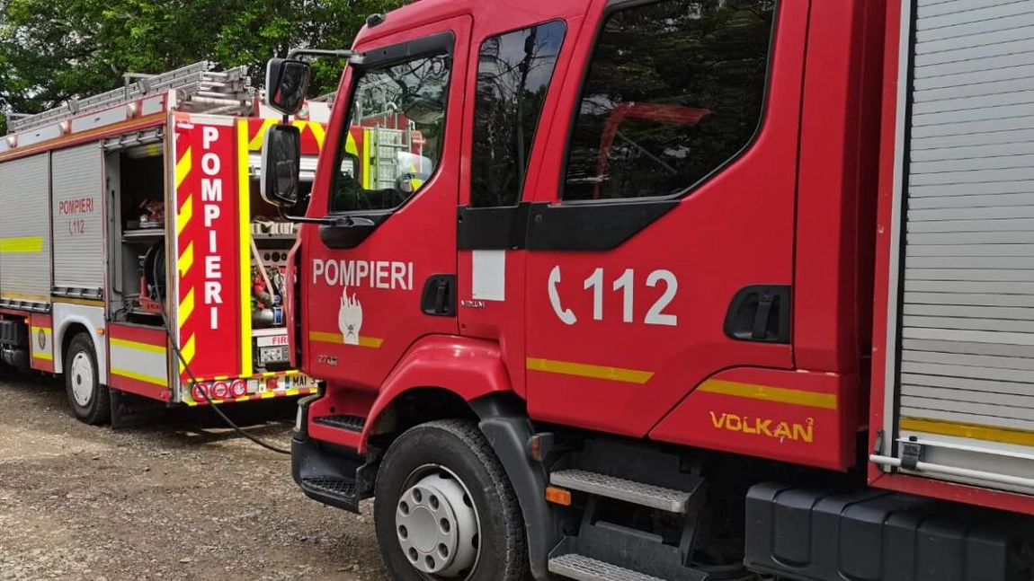 Incendiu în localitatea Schitu Duca, județul Iași. Pompierii intervin la fața locului