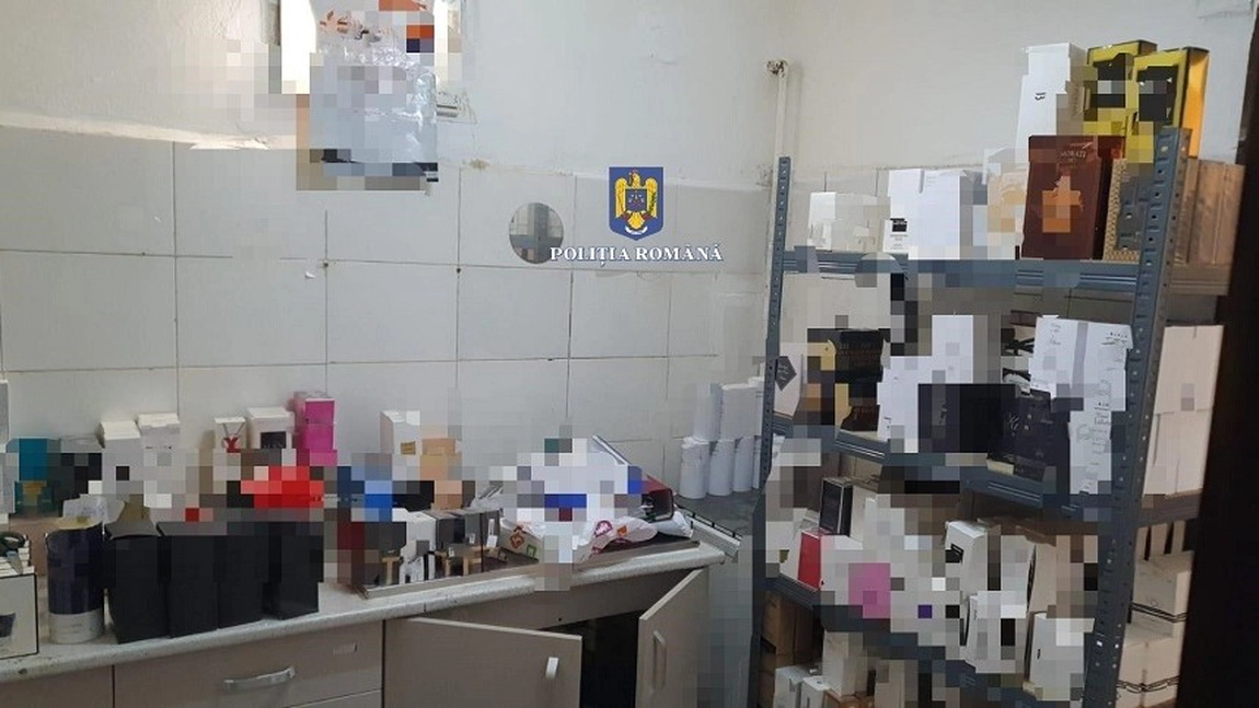 Descinderi în forță! Poliţiştii din Capitală au confiscat parfumuri contrafăcute în valoare de 700.000 lei, de Valentine`s Day