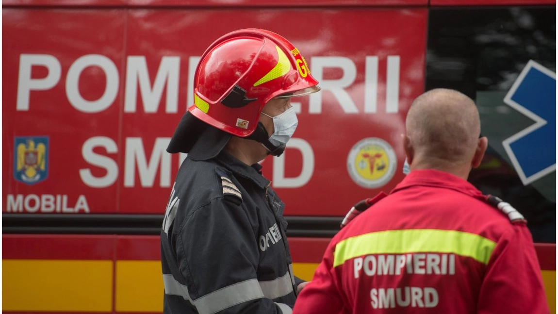 Incendiu în comuna Deleni, județul Iași. O casă a fost cuprinsă de flăcări