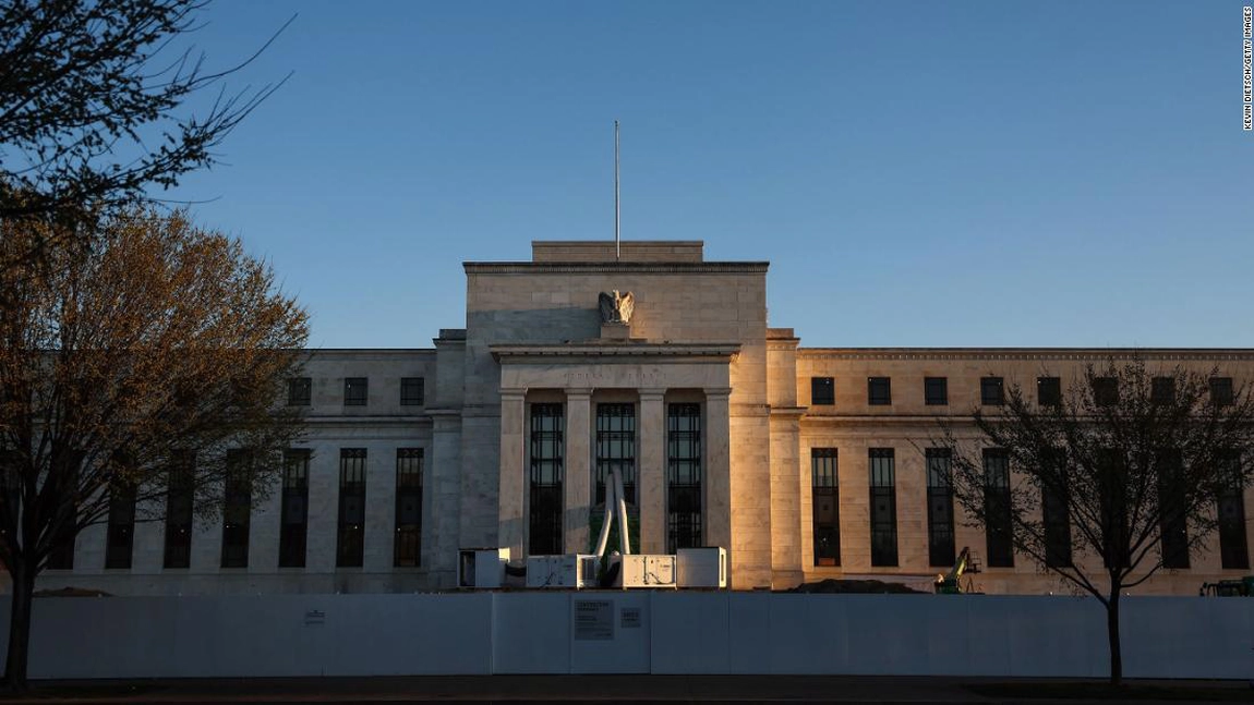 Rezerva Federală, banca centrală a Statelor Unite, crește ratele dobânzilor, intensificând lupta împotriva inflației