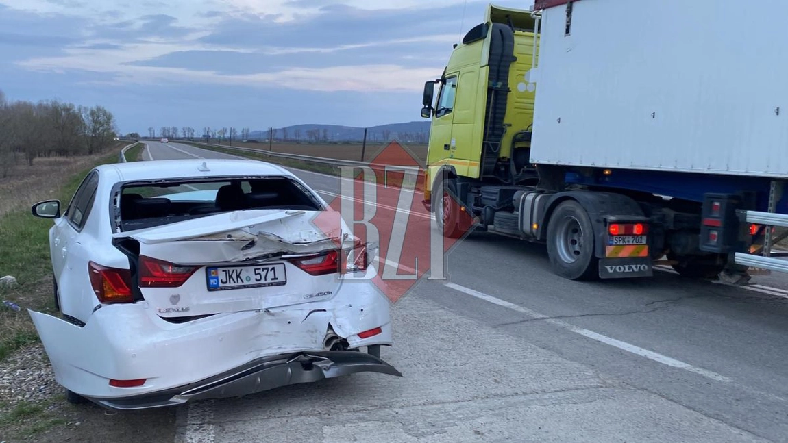 Accident rutier pe raza localității Sculeni, comuna Victoria. Sunt implicate două autovehicule și un TIR - FOTO/VIDEO, UPDATE