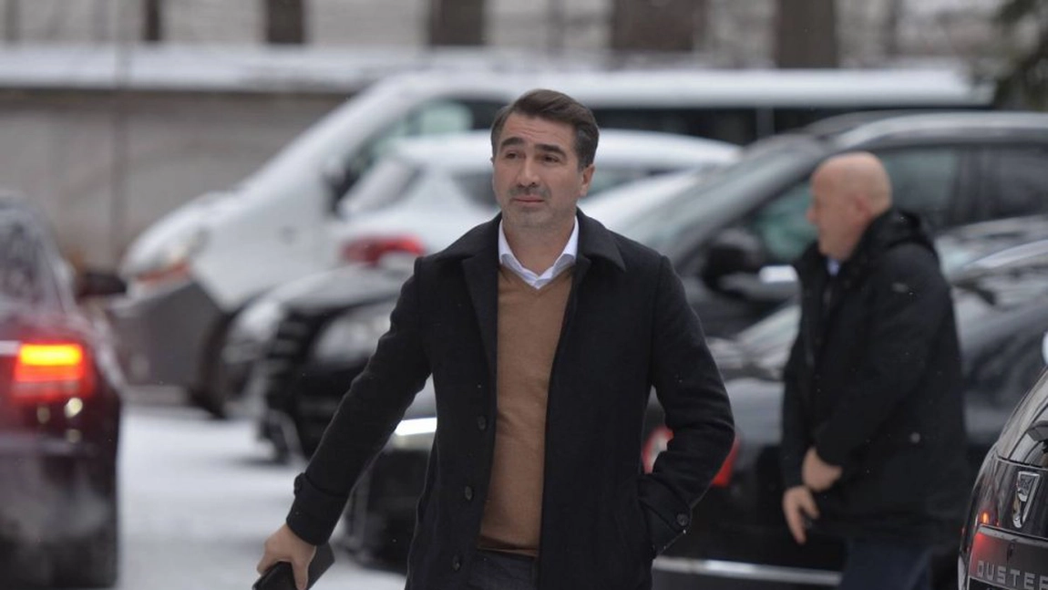 Polițiștii încearcă să-l găsească pe Ionel Arsene, pentru a fi încarcerat. A fost dat în urmărire