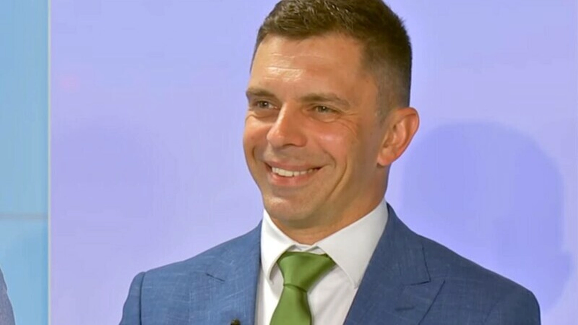 Ministrul Sportului, Carol-Eduard Novak și-a premiat tatăl din bani publici