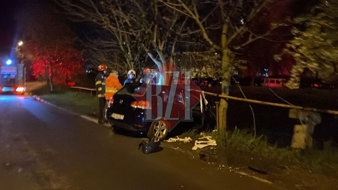 Accident rutier în Nicolina! Sunt implicate trei mașini. Șoferul vinovat a intrat într-o țeavă de gaze - EXCLUSIV, FOTO/VIDEO