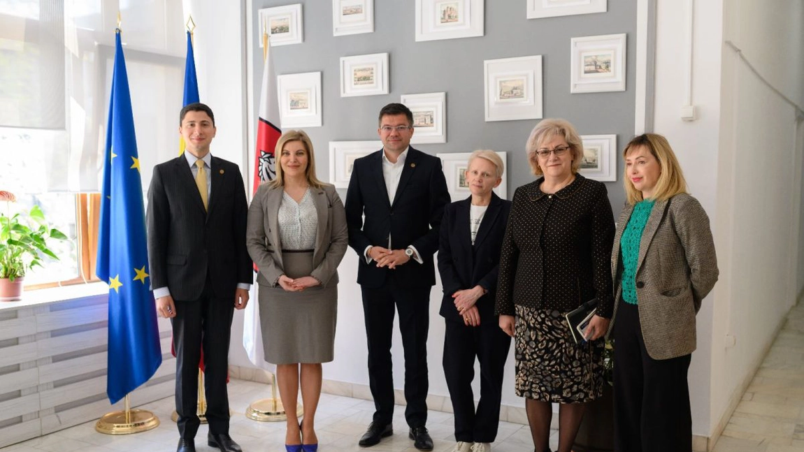 Costel Alexe și Lăcrămiora Vernică au primit vizita unei delegații de ...