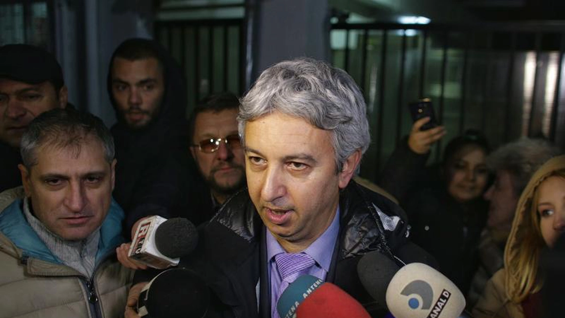 Polițiștii de la Investigații Criminale fac percheziții acasă la Dan Diaconescu. Jurnalistul e acuzat de relații sexuale cu minori