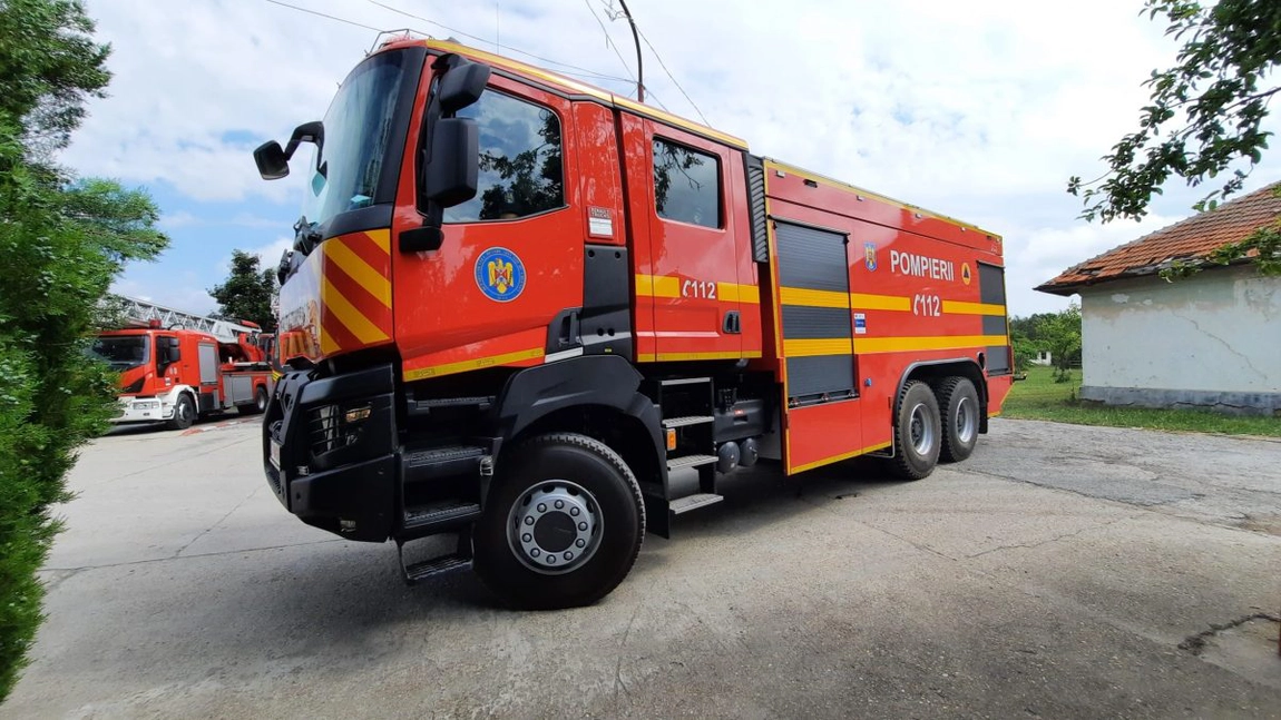 Un incendiu a izbucnit la o casă în județul Iași. Focul a pornit de la un coș de fum