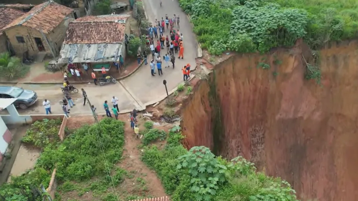Un oraș din Brazilia începe să fie înghițit de pământ, bucată cu bucată - VIDEO