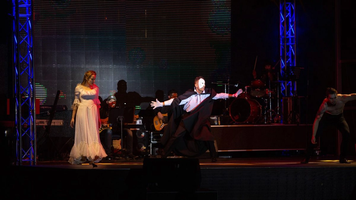 „Zilele Clujului” aduc concerte, spectacole de operetă, manifestări cultural-artistice studențești și multă voie bună în Iulius Parc