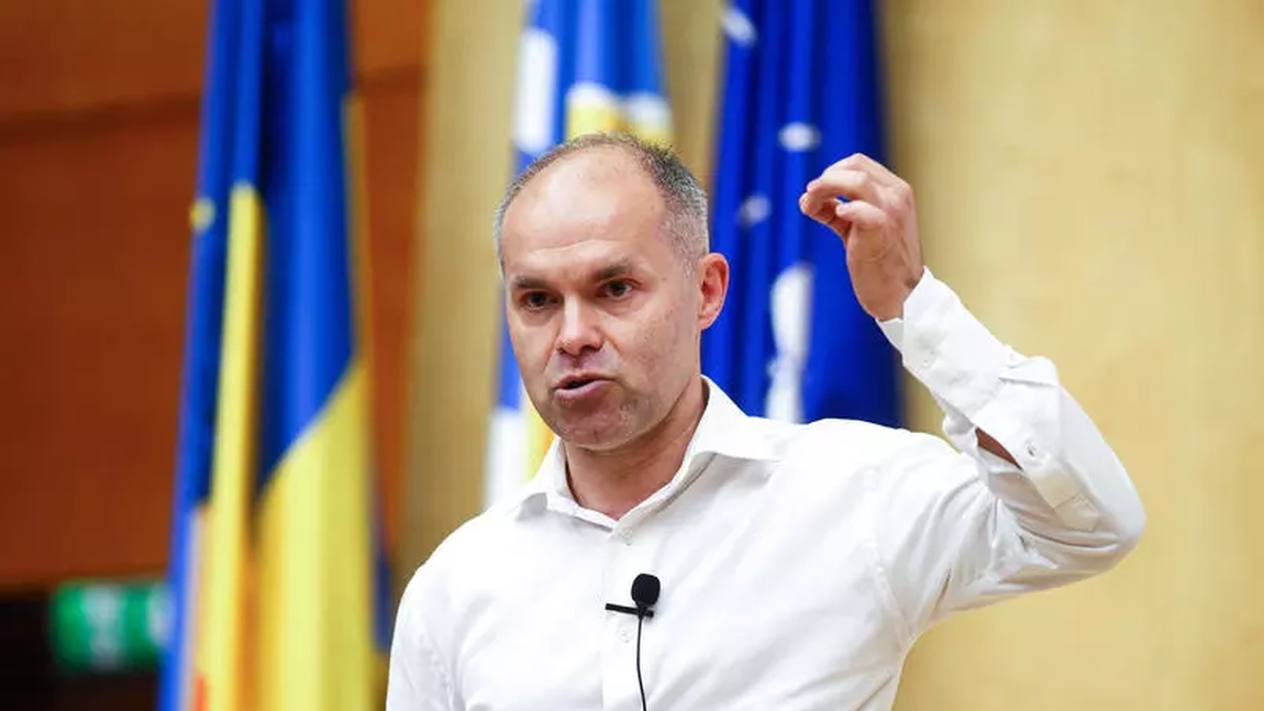 Fostul ministru al Educaţiei, Daniel Funeriu, l-a criticat luni pe președintele Klaus Iohannis pentru situația din educație