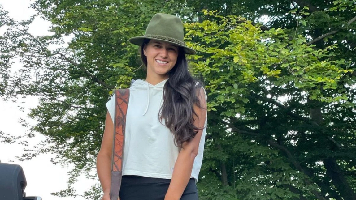 Câți bani câștigă Geta, sora lui Culiță Sterp. Sora artistului e ciobănița și are stâna ei de oi...