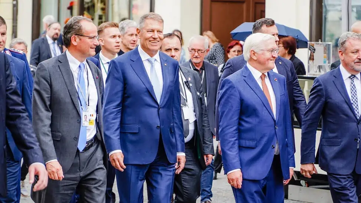 Klaus Iohannis, întâmpinat în Sibiu ca-n 