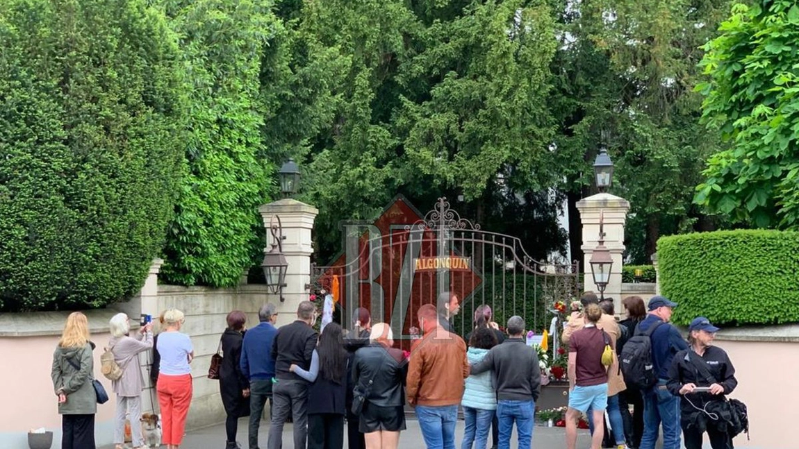 Imagini de la proprietatea Tinei Turner din Elveția! „Regina Rock’n Roll”, omagiată de fani - FOTO/VIDEO