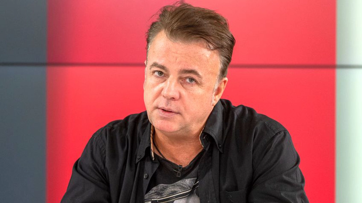 Adrian Enache este în doliu! Artistul trece prin momente grele