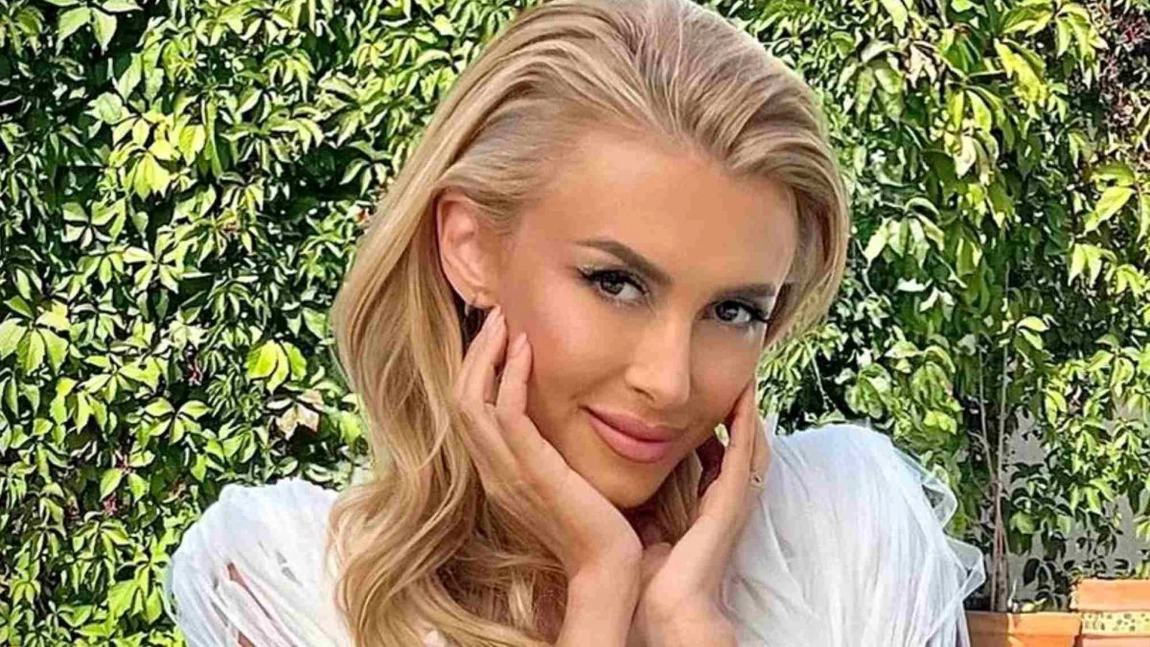 Andreea Bălan, implicată într-o nouă relație amoroasă. Cine ar fi iubitul artistei